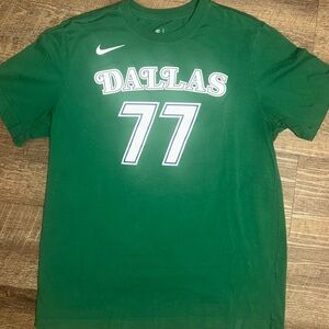 (SOLD)Nike Men's Luka Doncic Dallas Mavericks Classic Edition T-Shirt Size Large
